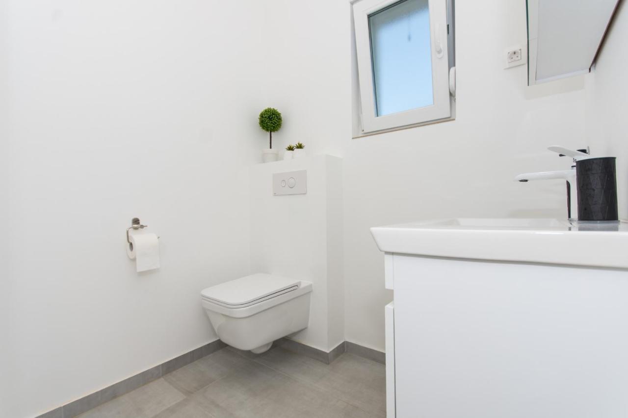 Apartment Julia Trogir Exterior foto